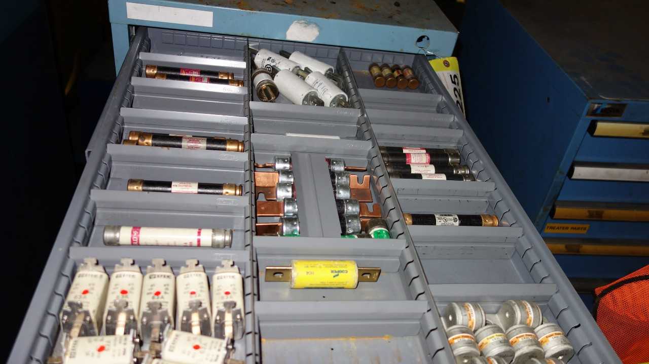 GENERIC 12- DRAWER TOOL CABINET W/ CONTENTS, ELECTRICAL CONTROLS, THERMAL RELAYS - INDUSTRIAL PARTS
