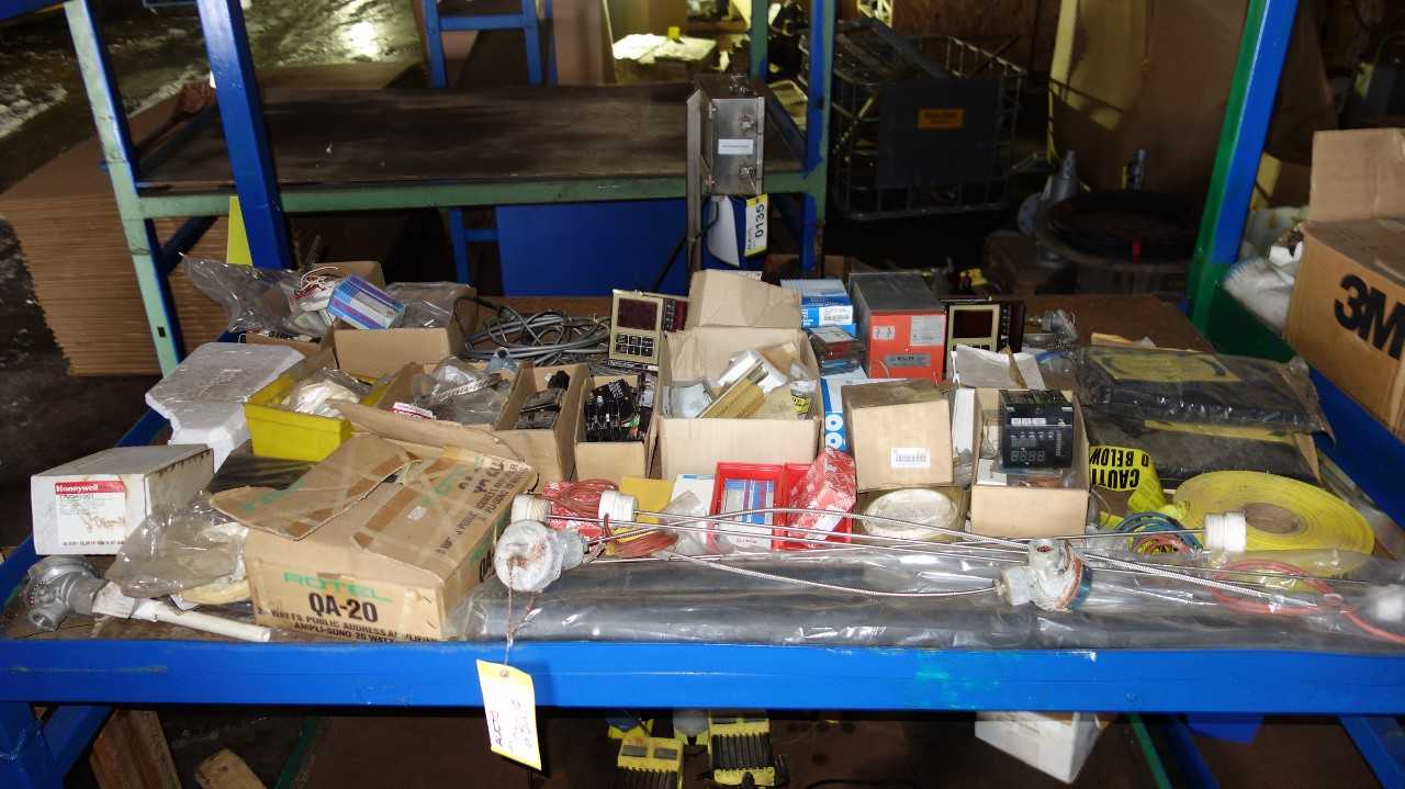 LOT OF ASSORTED ELECTRICAL CONTROLS, MODULES, CONTROLLERS, BREAKERS, SQUARE D - ELECTRICAL COMPONENTS