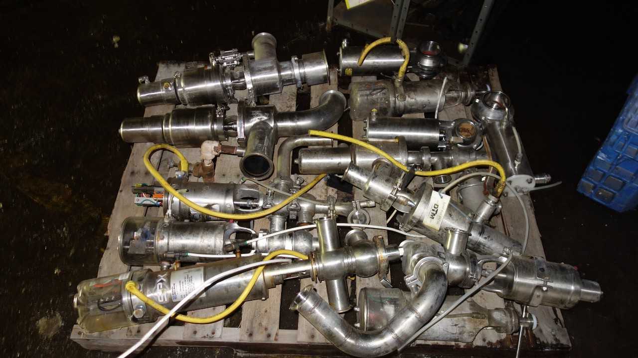 PALLET OF ASSORTED STAINLESS SANITARY BUTTERFLY VALVES, WAUKESHA, - FOOD & BEVERAGE