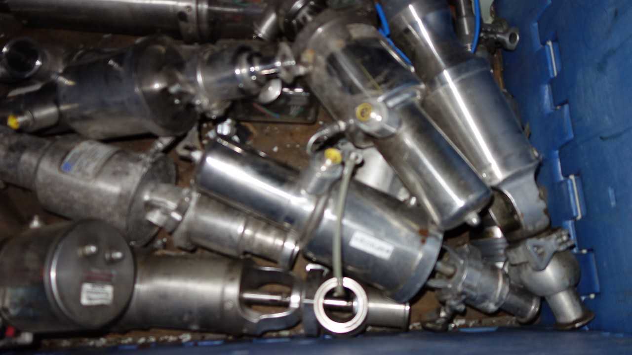 PALLET OF ASSORTED STAINLESS SANITARY BUTTERFLY VALVES, WAUKESHA, - FOOD & BEVERAGE