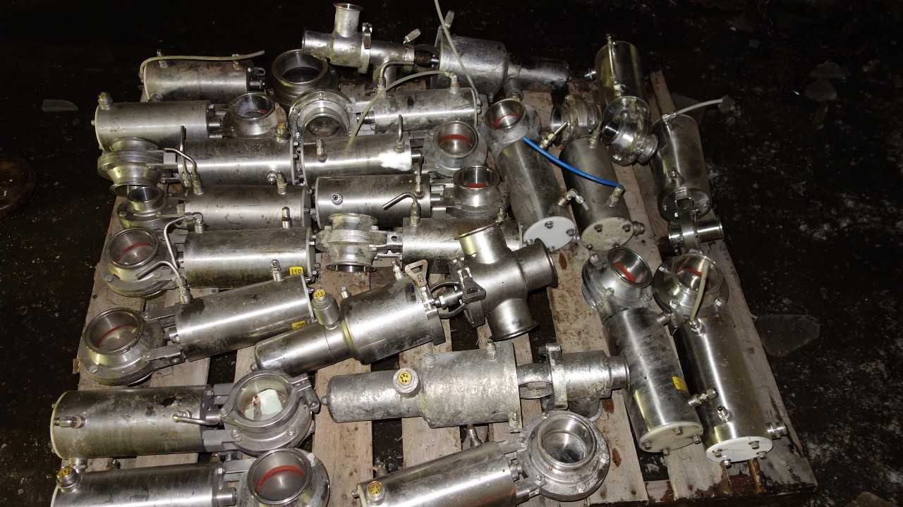 PALLET OF ASSORTED STAINLESS SANITARY BUTTERFLY VALVES, WAUKESHA - FOOD & BEVERAGE