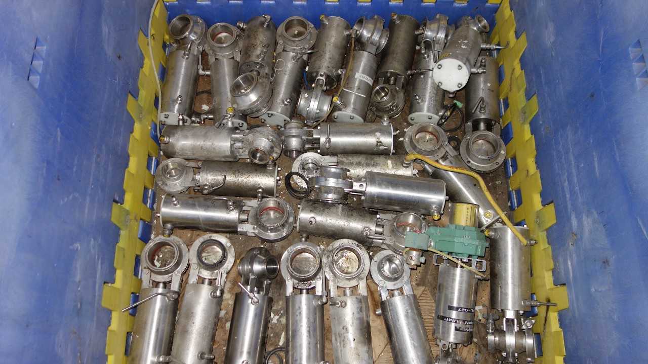PALLET OF ASSORTED STAINLESS SANITARY BUTTERFLY VALVES, WAUKESHA - FOOD & BEVERAGE