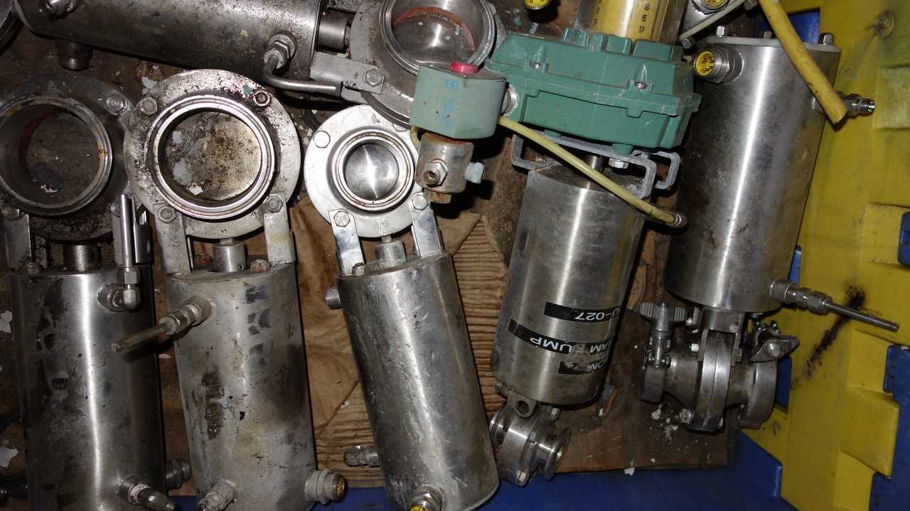 PALLET OF ASSORTED STAINLESS SANITARY BUTTERFLY VALVES, WAUKESHA - FOOD & BEVERAGE