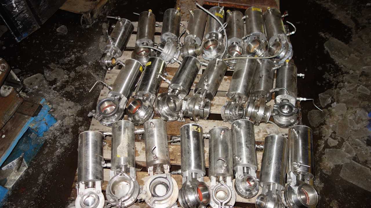 PALLET OF ASSORTED STAINLESS SANITARY BUTTERFLY VALVES, WAUKESHA, - FOOD & BEVERAGE