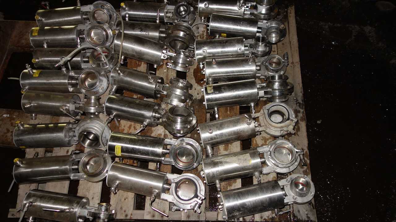 PALLET OF ASSORTED STAINLESS SANITARY BUTTERFLY VALVES, WAUKESHA, - FOOD & BEVERAGE