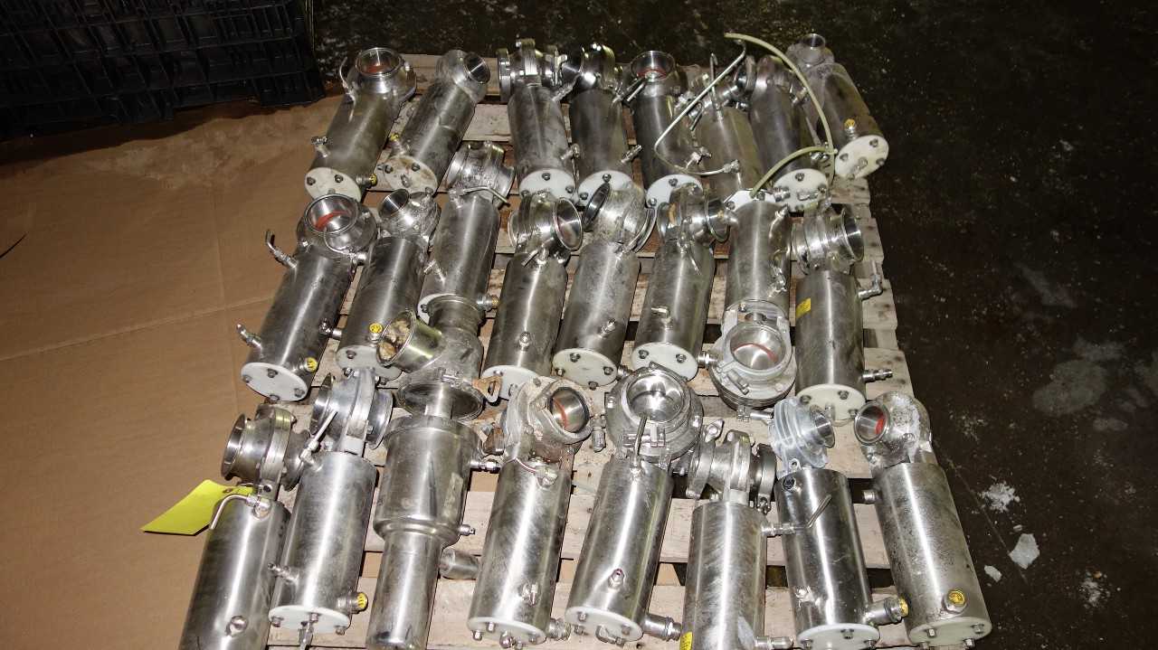 PALLET OF ASSORTED STAINLESS SANITARY BUTTERFLY VALVES, WAUKESHA - FOOD & BEVERAGE