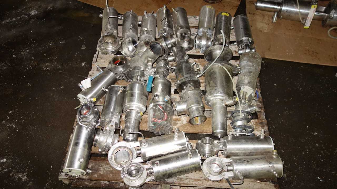 PALLET OF ASSORTED STAINLESS SANITARY BUTTERFLY VALVES, WAUKESHA - FOOD & BEVERAGE