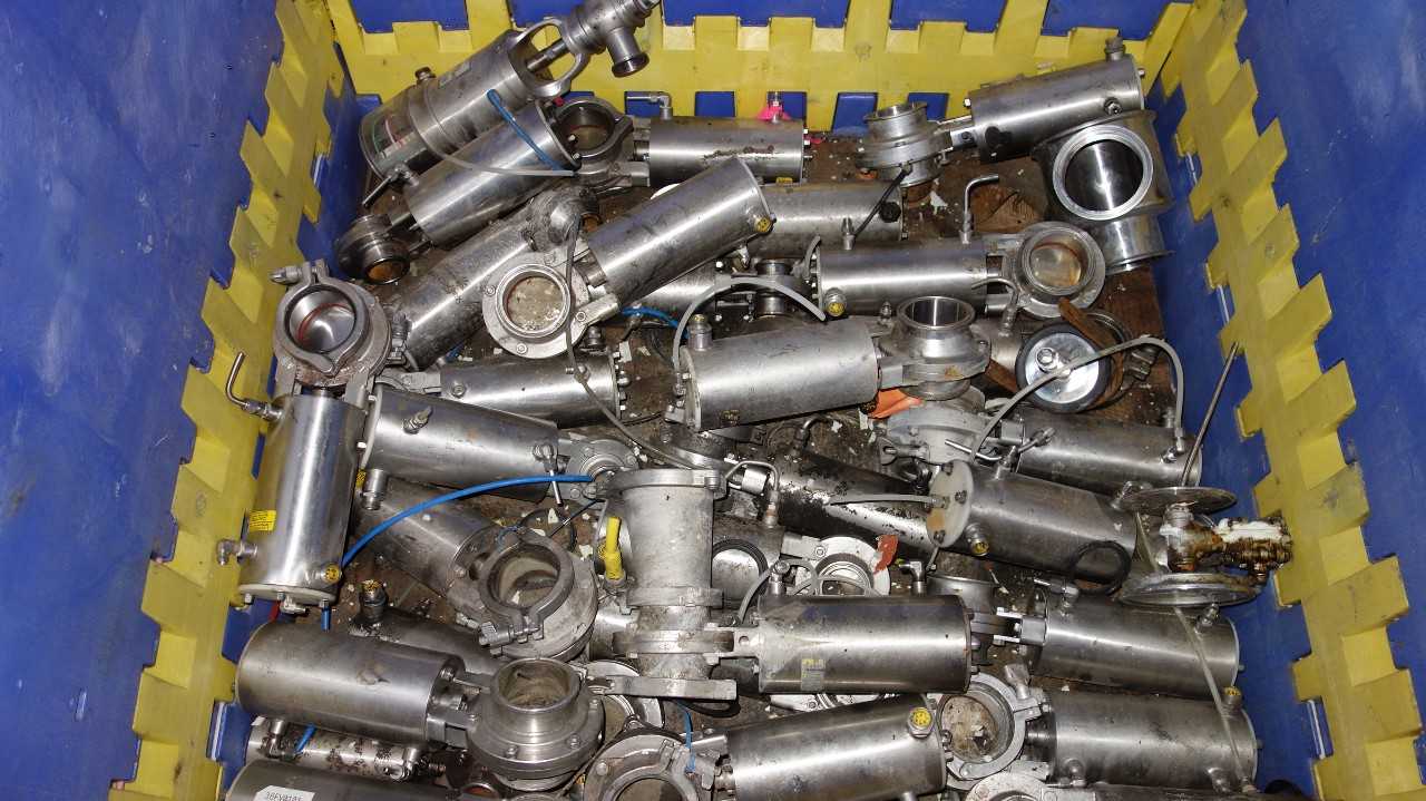 PALLET OF ASSORTED STAINLESS SANITARY BUTTERFLY VALVES, WAUKESHA - FOOD & BEVERAGE