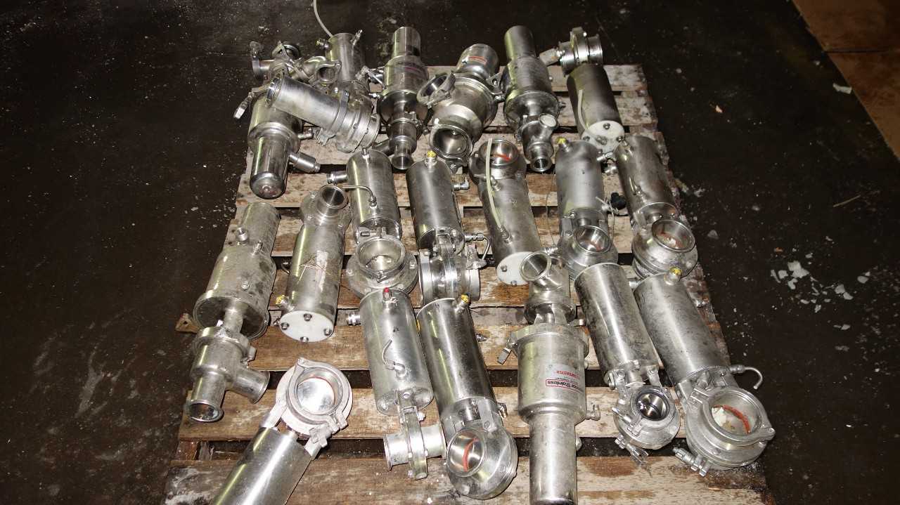 PALLET OF ASSORTED STAINLESS SANITARY BUTTERFLY VALVES, WAUKESHA - FOOD & BEVERAGE