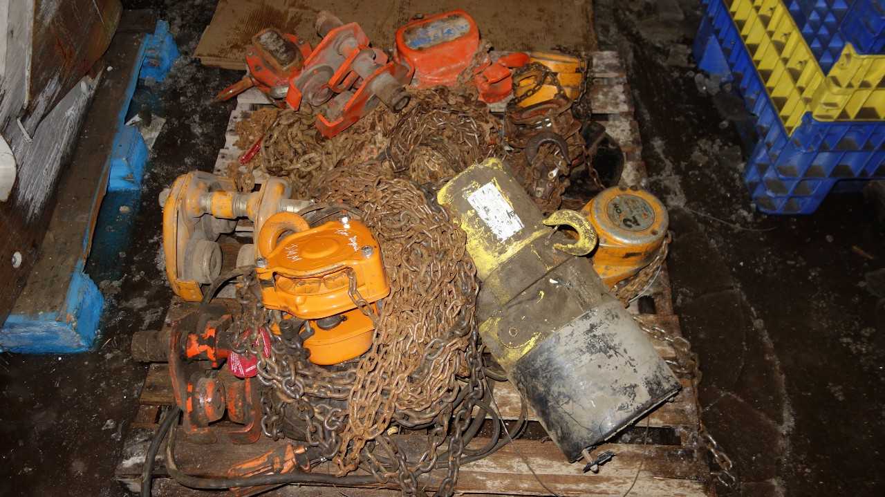 PALLET OF ASSORTED CHAIN HOISTS, TR0LLEYS, MANUAL, ELECTRIC - LIFTING EQUIPMENT