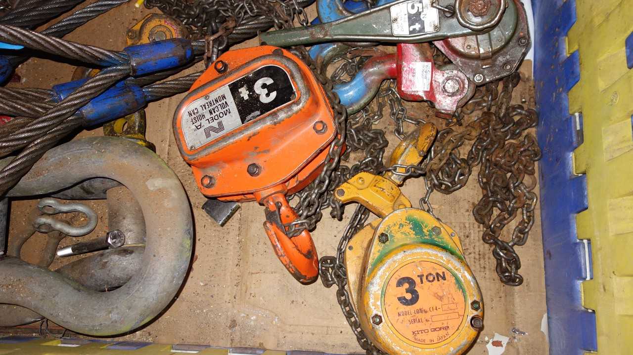 PALLET OF ASSORTED MANUAL CHAIN HOISTS, SLINGS, 1/4 - 3 TON, CM, KITO, VULCAN - LIFTING EQUIPMENT