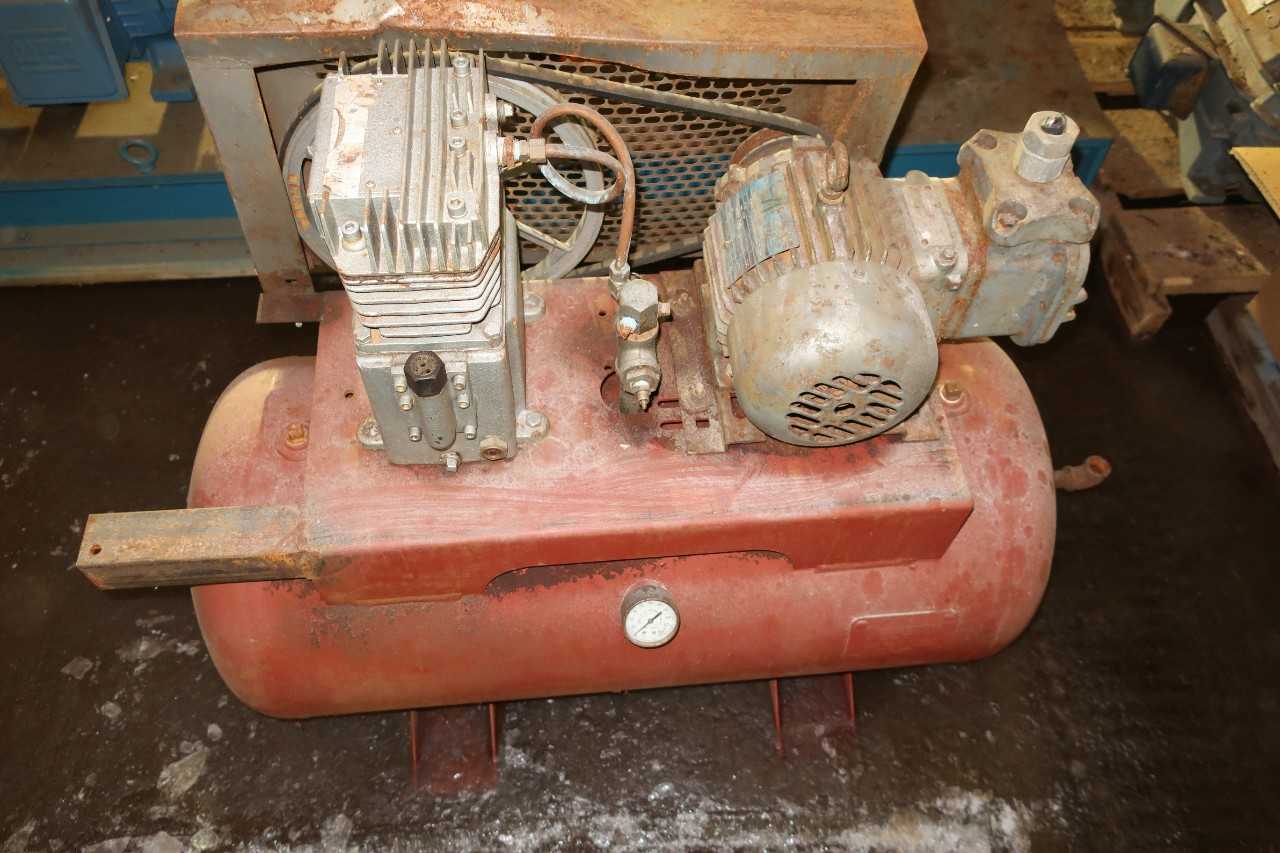 BASEEFA E143 A10028 200PSI 1HP 575V-AC PNEUMATIC COMPRESSOR - ELECTRIC MOTORS
