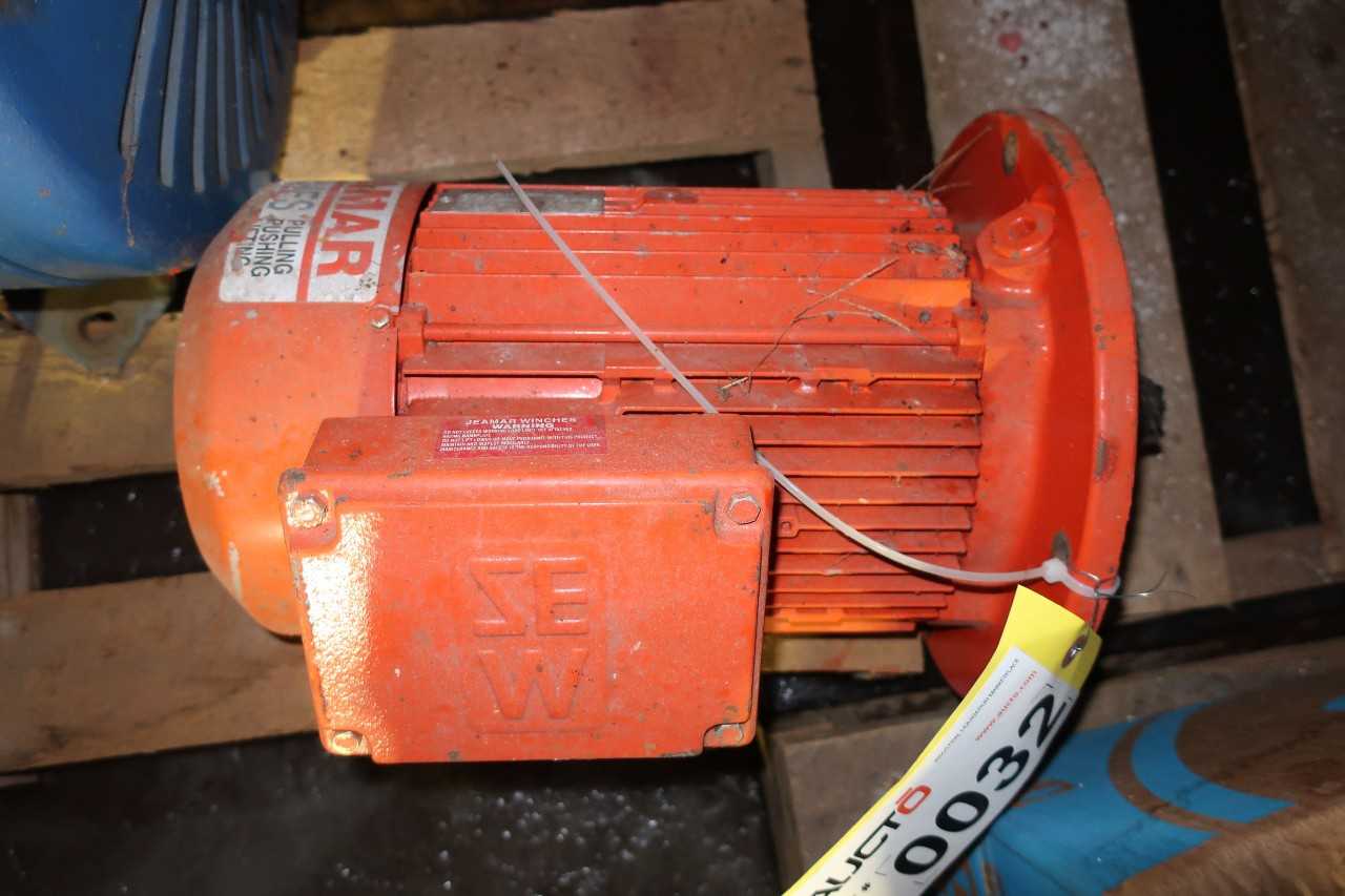 SEW EURODRIVE 7.5HP 575V-AC ELECTRIC MOTOR - ELECTRIC MOTORS