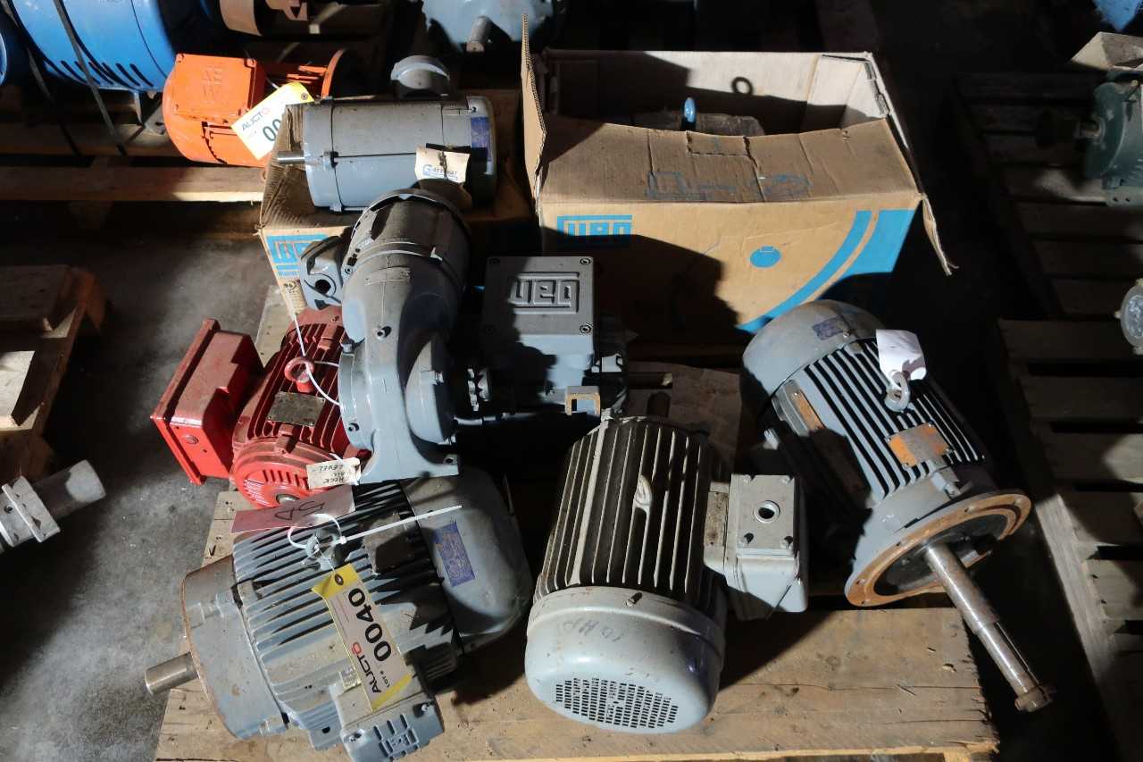 PALLET OF ASSORTED ELECTRIC MOTORS, 5HP-15HP, WEG, BALDOR, GATEWAY - ELECTRIC MOTORS