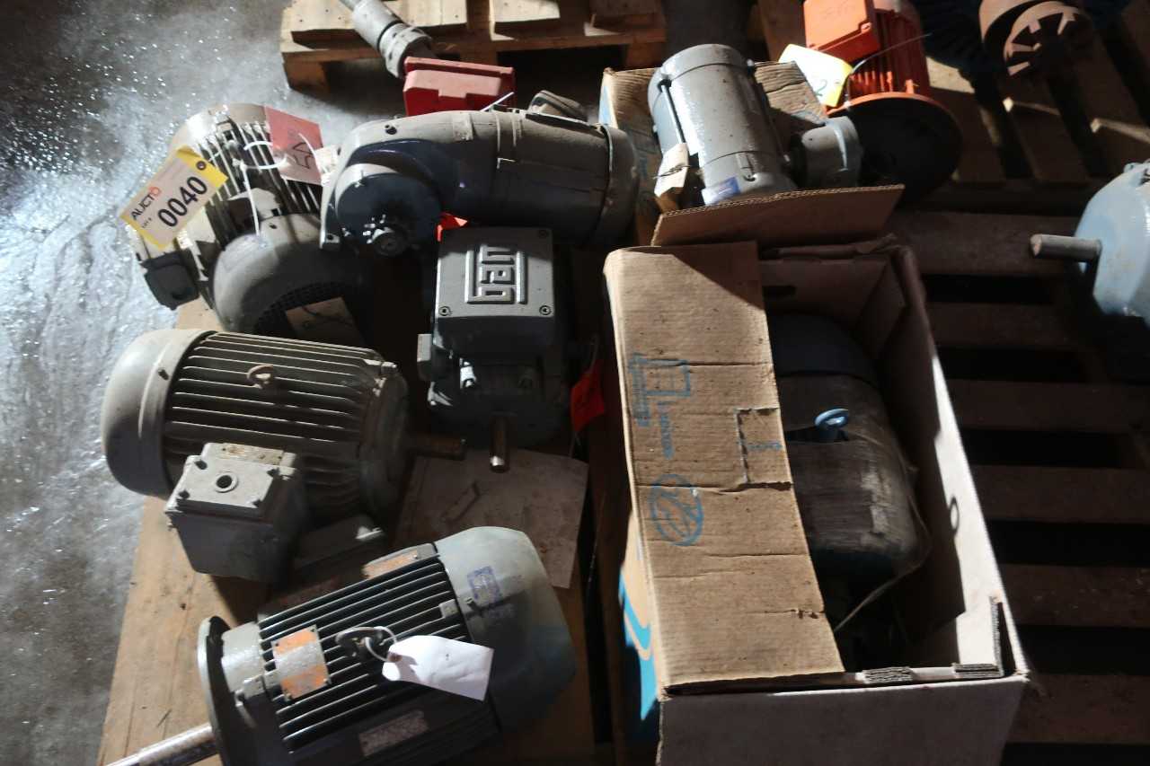 PALLET OF ASSORTED ELECTRIC MOTORS, 5HP-15HP, WEG, BALDOR, GATEWAY - ELECTRIC MOTORS