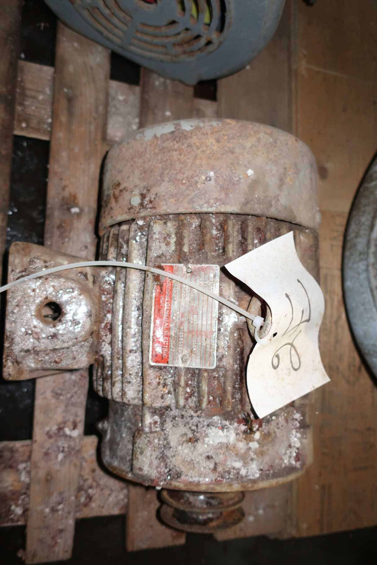 PALLET OF ASSORTED ELECTRIC MOTORS,1HP, 5HP, 10HP, GENERAL ELECTRIC - ELECTRIC MOTORS