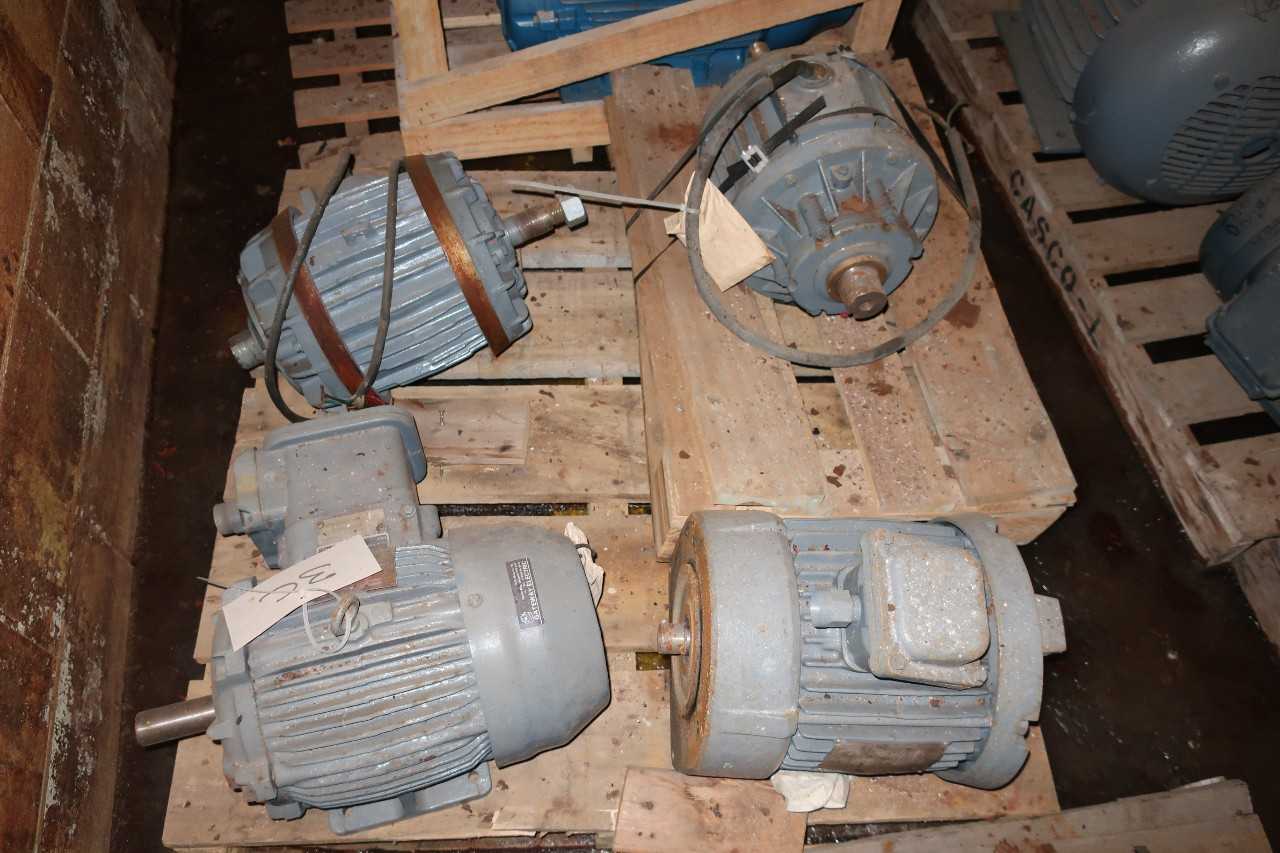 PALLET OF ASSORTED MOTORS 2.5HP-3HP, LIGHTNIN, VIBRO ENERGY, BROOK CROMPTON - ELECTRIC MOTORS