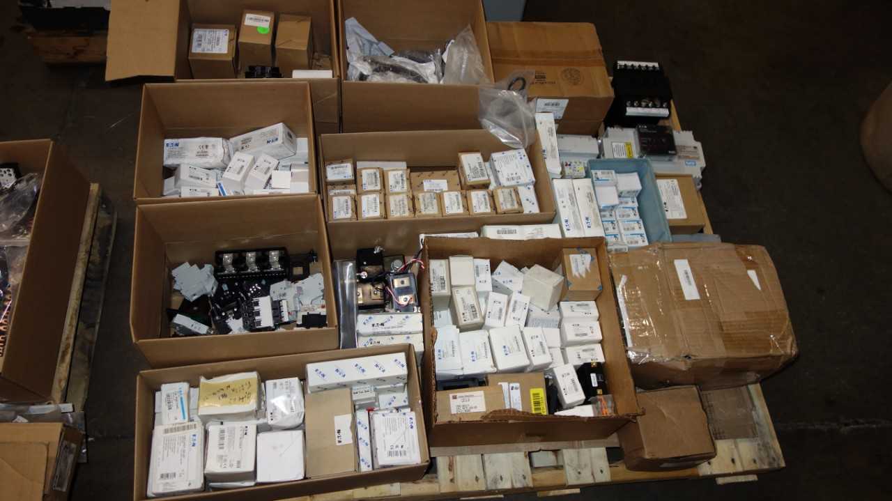 1 PALLET OF ASSORTED EATON ELECTRIC PARTS, SENSORS - ELECTRIC MOTORS