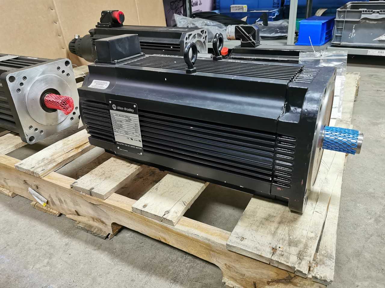 Pallet of New & Refurbished Servo Motors - SERVO