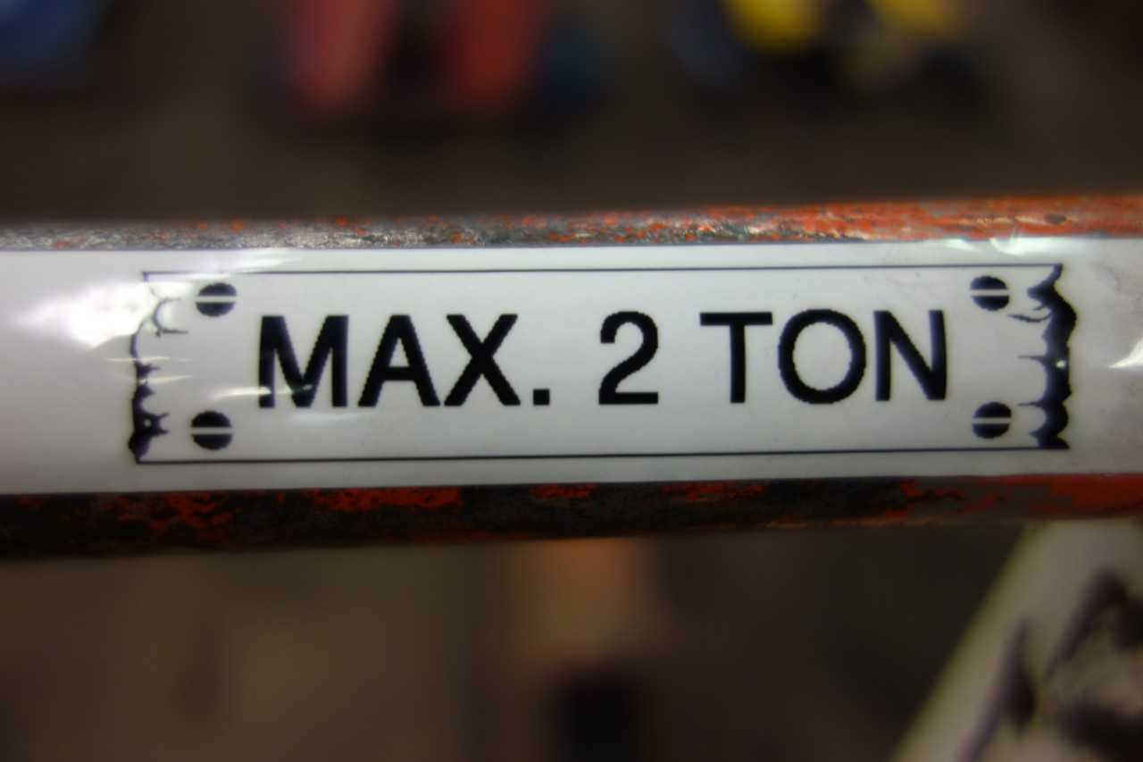 2 TON HYDRAULIC FLOOR JACK - PLANT & FACILITY