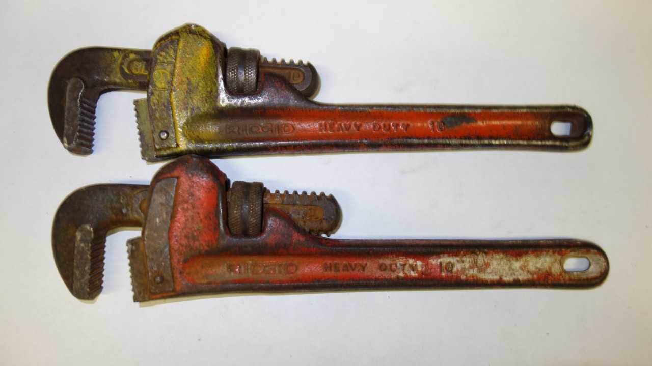 LOT OF 5 RIDGID 10 IN ADJUSTABLE PIPE WRENCHES - HAND TOOLS
