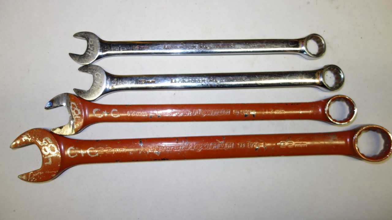 LOT OF 12 ASSORTED COMBINATION WRENCHES - HAND TOOLS