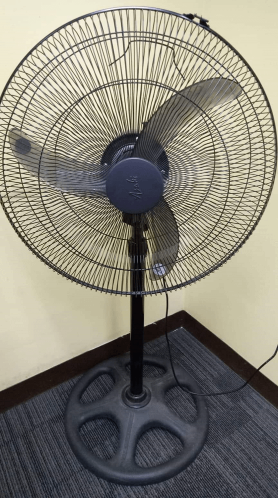 Lot of (4) Electric Fans on Stands - MISCELLANEOUS Lot of (4) Electric Fans on Stands - MISCELLANEOUS