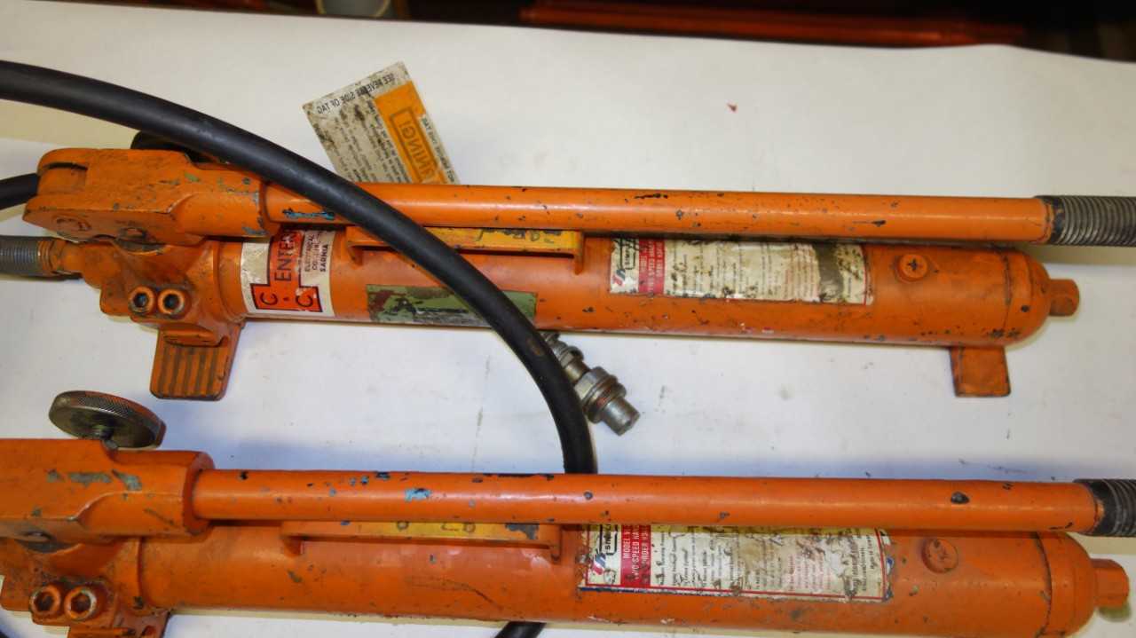 LOT OF 2 TK SIMPLEX VL-2 HYDRAULIC HAND PUMPS - ELECTRIC POWER TOOLS