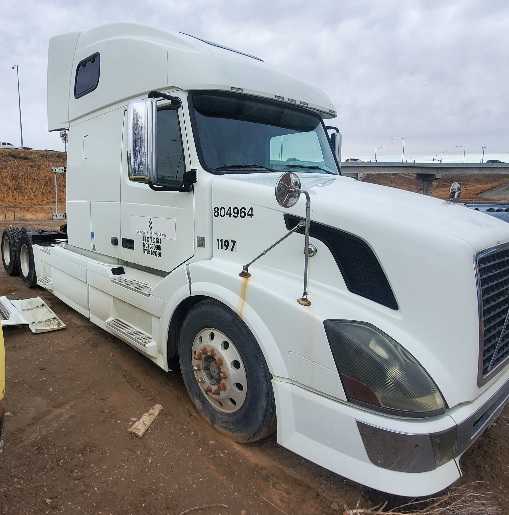 2008 Volvo Sleeper (Parts Only) - VANS