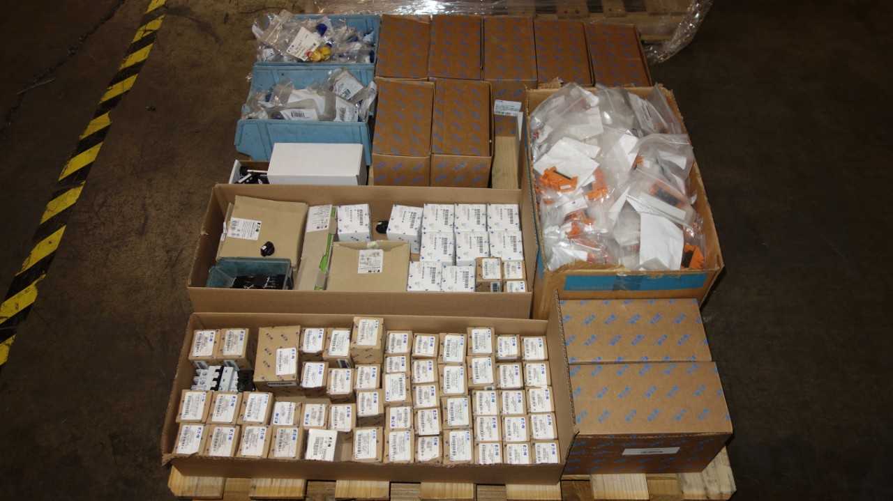 1 PALLET OF ASSORTED EATON ELECTRICAL, CONTACTOR PARTS - ELECTRICAL COMPONENTS