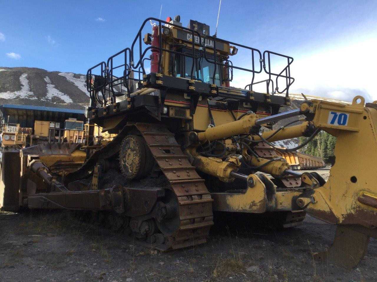Caterpillar DZ170 Dozer - WHEEL LOADERS