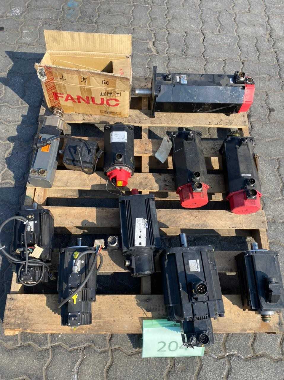 PALLET OF ASSORTED SERVO MOTOR - SERVO