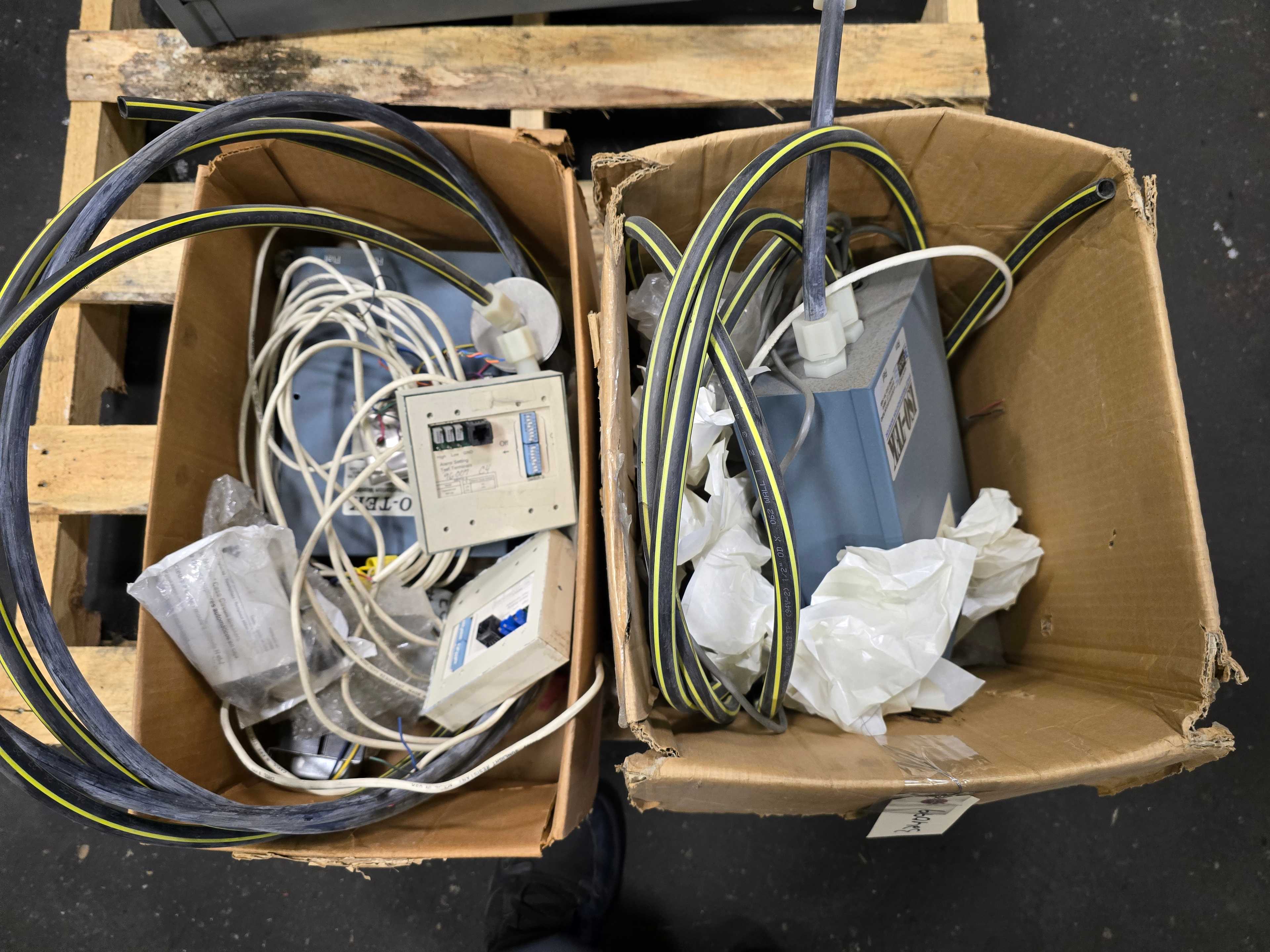 LOT OF ISO-TEK SPACE PRESSURIZATION MONITORS - INDUSTRIAL PARTS