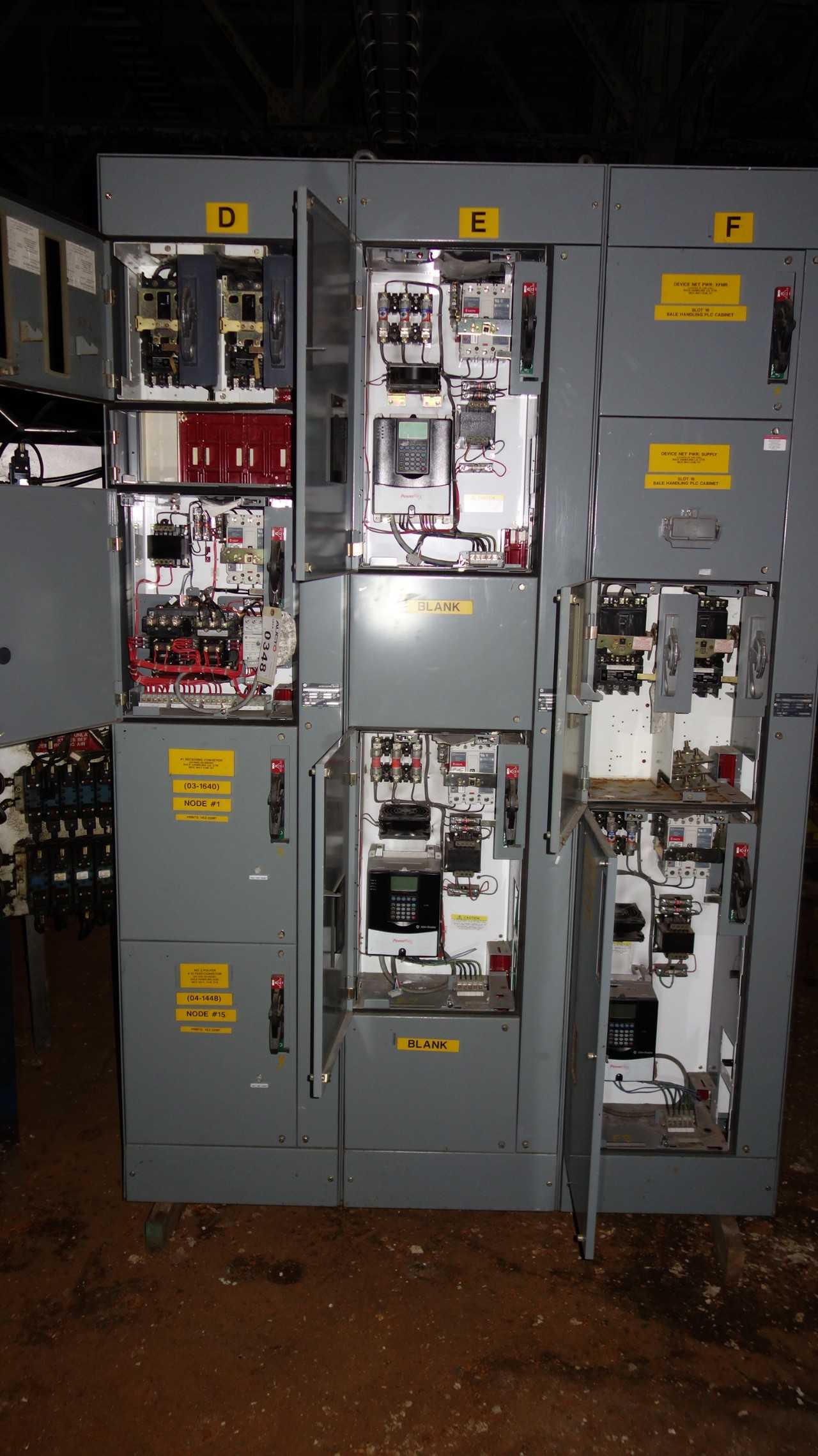 ALLEN BRADLEY MCC W/ POWERFLEX 70 AC DRIVES - MOTOR DRIVES