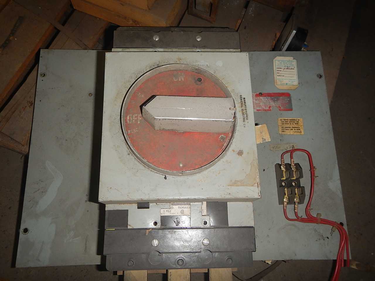 Lot of 800 Amp and 1200 Amp Switches - CIRCUIT BREAKERS