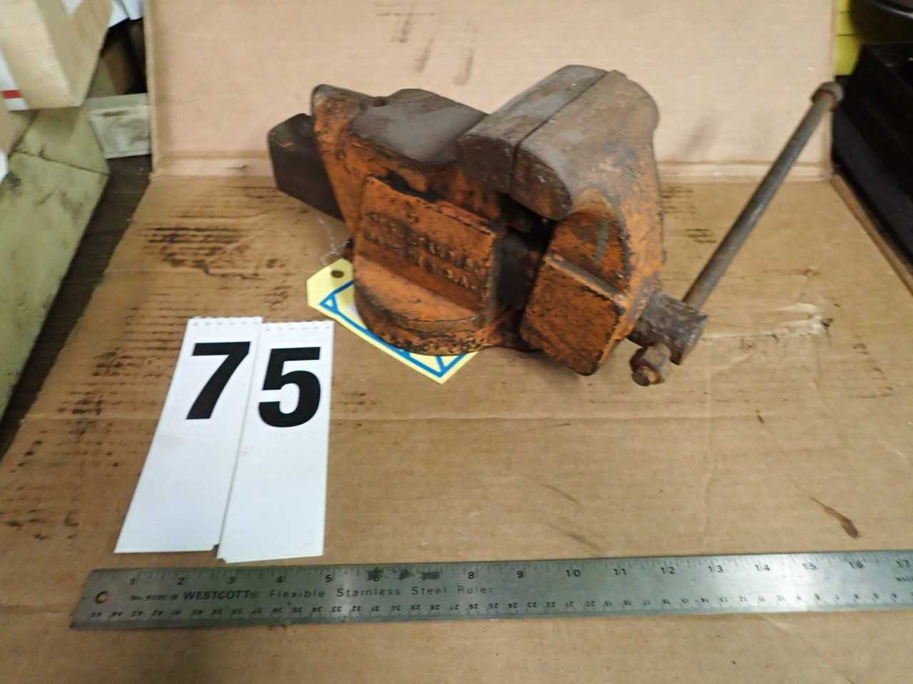 Columbian D-44 4" Combination Bench Pipe Vise with Swivel Base Made in the USA - MACHINING ACCESSORIES & TOOLING