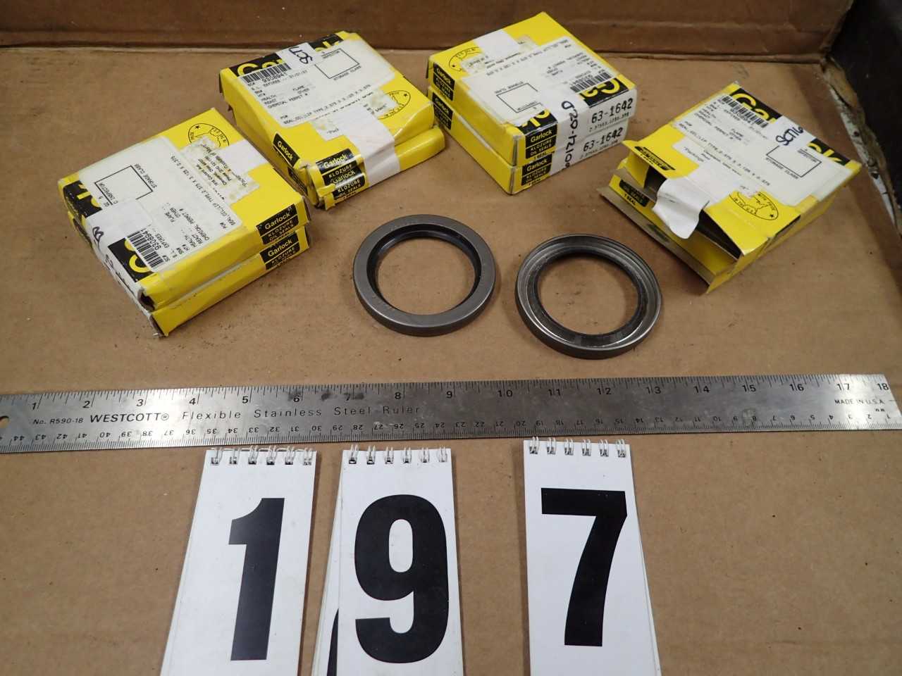 8 Pcs Garlock Klozure Oil Seals 2.375 x 3.125 x .375 2-3/8 x 3-1/8 x 3/8 63-1642 - MACHINING ACCESSORIES & TOOLING