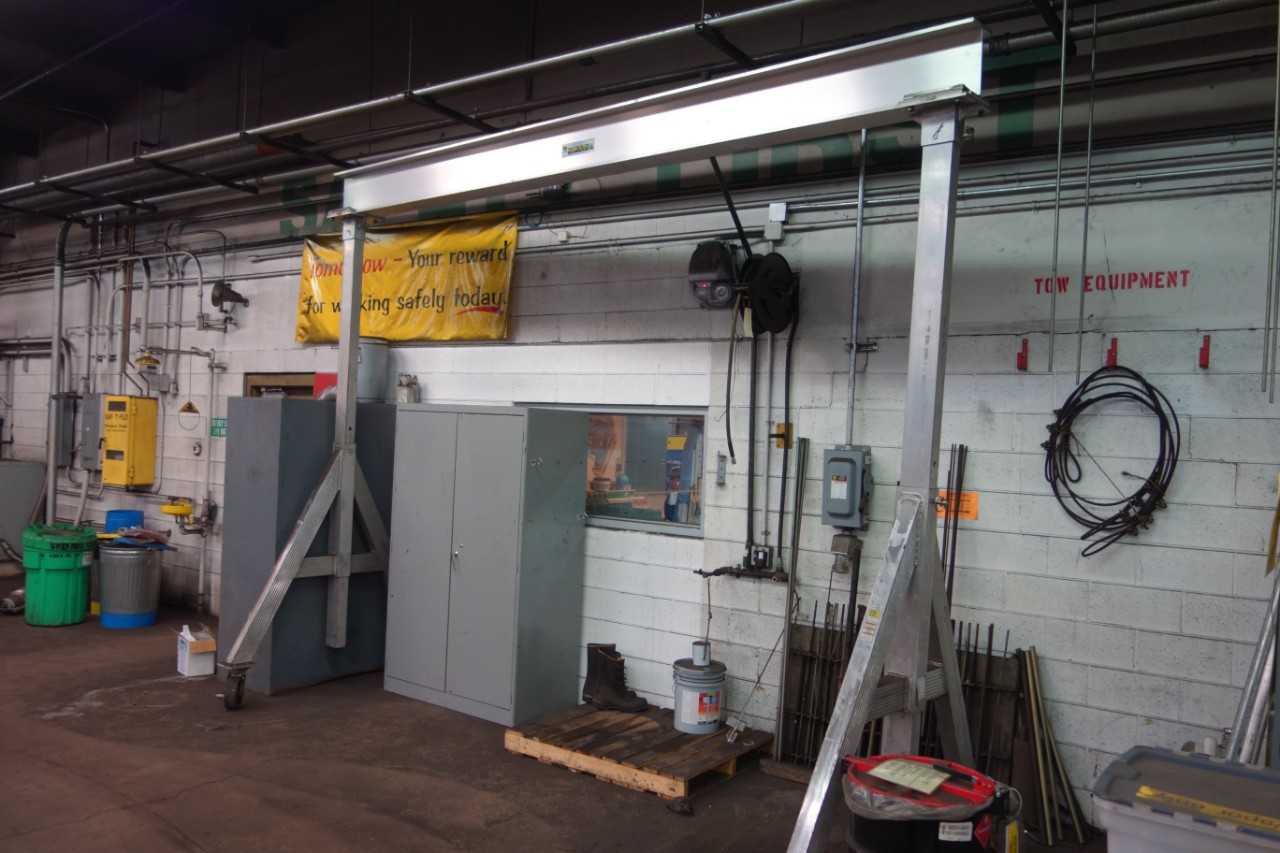 VESTIL 3 TON 6000LBS GANTRY - LIFTING EQUIPMENT