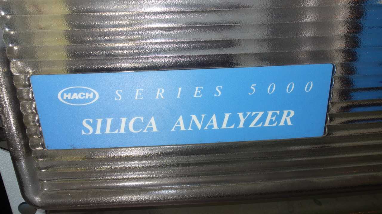 LOT OF 2 HACH 60000-60 5000 115V-AC SILICA ANALYZER W/ 1X 48685-60 SAMPLE HEATER - ANALYZER