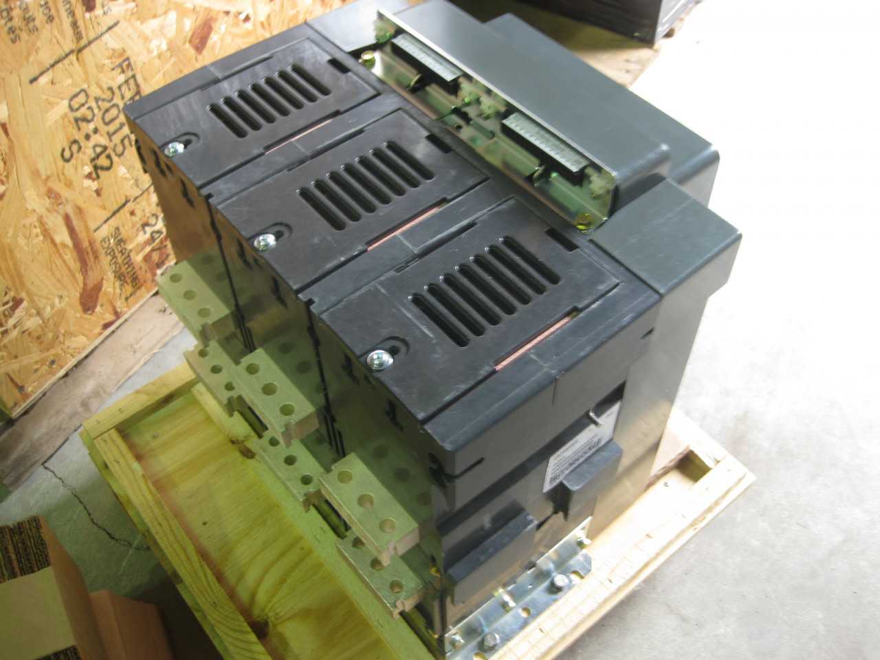 EATON 2500AMPS BREAKER - ELECTRICAL COMPONENTS