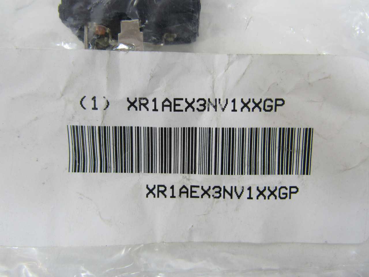 Lot of Quantity 21x XR1AEX3NV1XXGP Switches - ELECTRICAL COMPONENTS