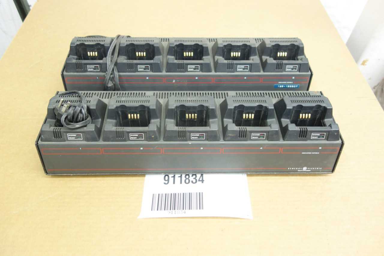 LOT OF 2 ERICSSON 19B801506P16 5-STATION PERSONAL RADIO CHARGERS - ELECTRICAL COMPONENTS