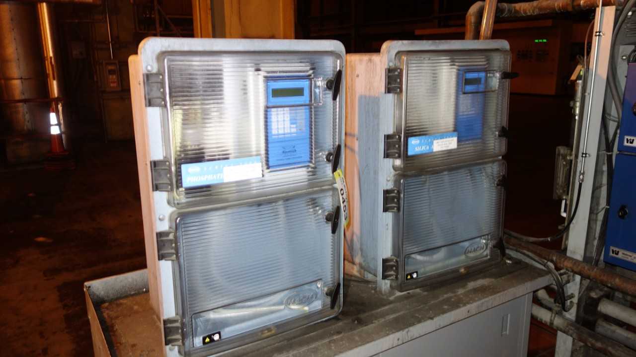 LOT OF 2 HACH 60001-60 SERIES 5000 ANALYZER - ANALYZER