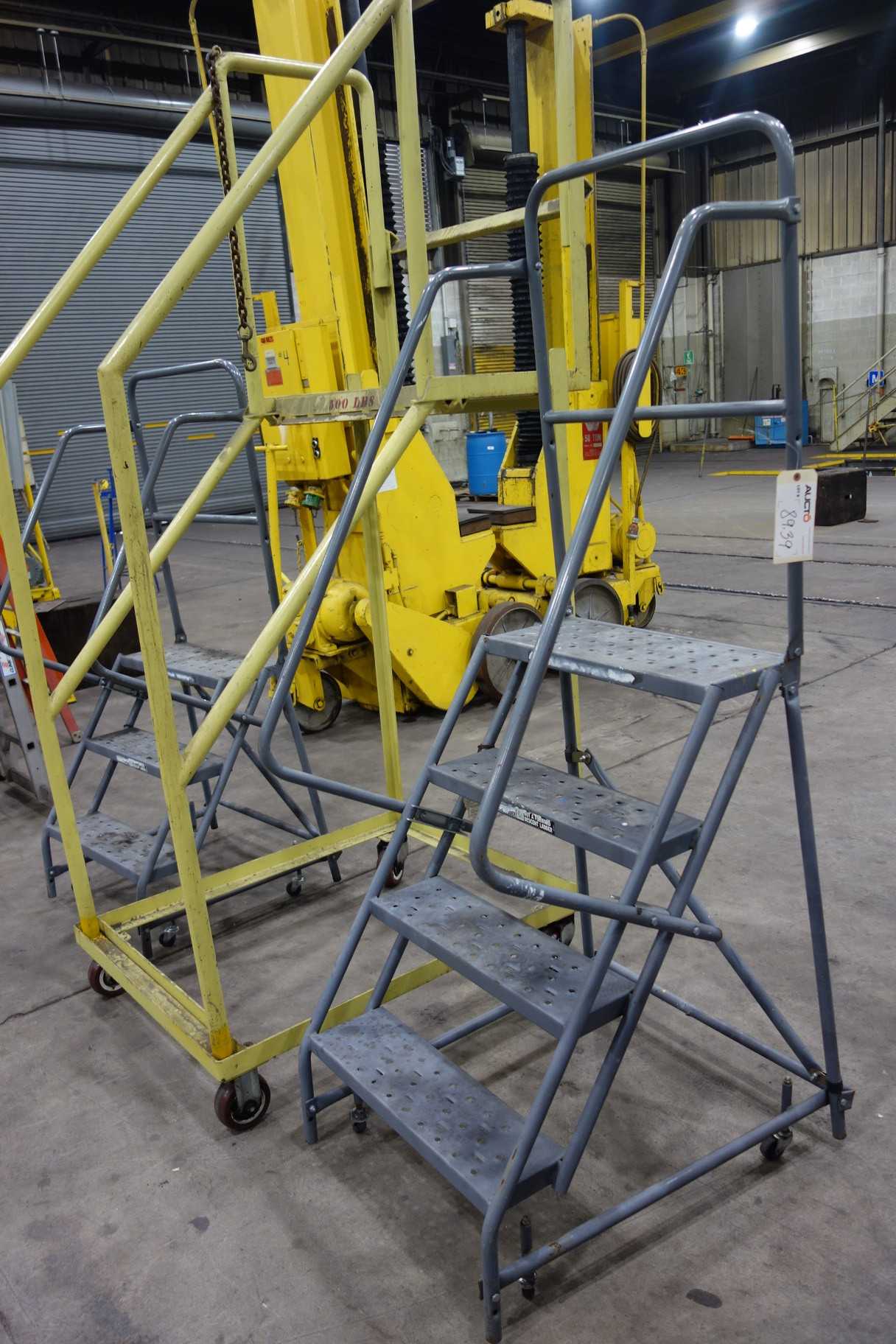 Lot of 3 Mobile Stairs and Workstation 500 lbs - ROLLING CARTS