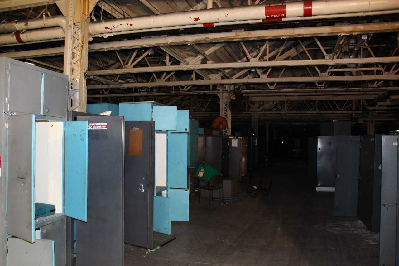 25 medal lockers, 20 wood lockers, misc. roller rack, basket of guard rail.  - MISCELLANEOUS