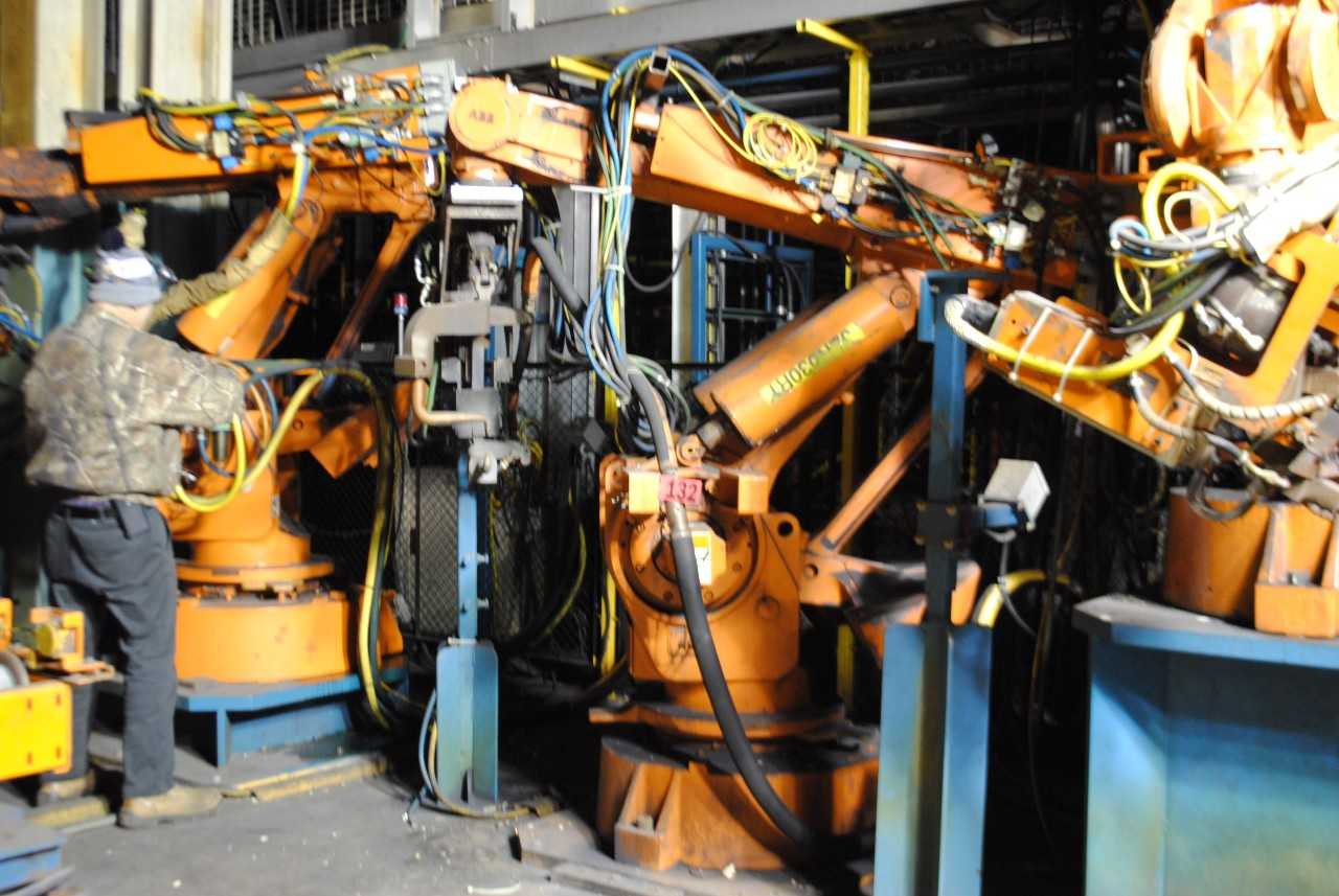 ABB IRB 6400 Industrial Robot with Welder - INDUSTRIAL ROBOTS