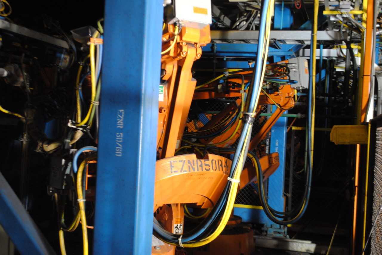 6 Count of --   ABB IRB 6400 Industrial Robots with Welder - MACHINING ACCESSORIES & TOOLING