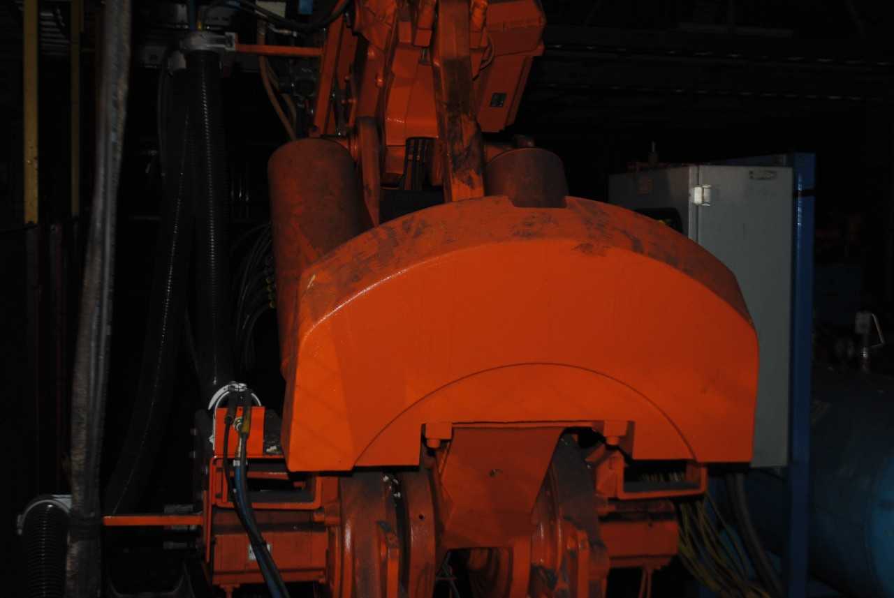 6 Count of --   ABB IRB 6400 Industrial Robots with Welder - MACHINING ACCESSORIES & TOOLING
