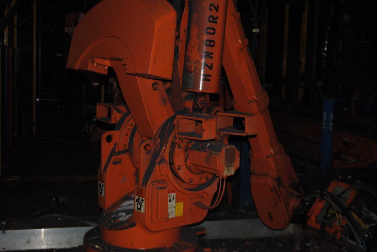 5 Count of --   ABB IRB 6400 Industrial Robots with Welder - MACHINING ACCESSORIES & TOOLING
