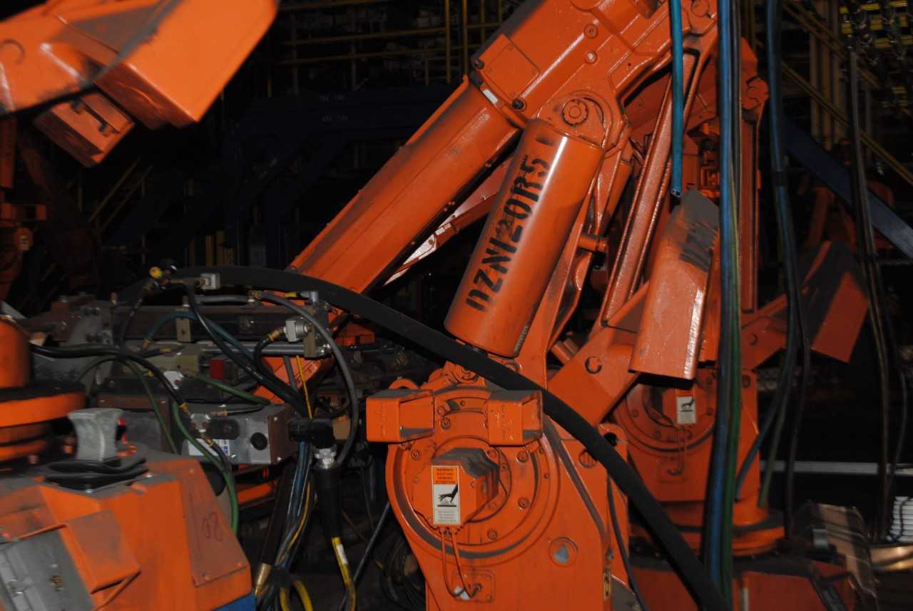 8 Count of --   ABB IRB 6400 Industrial Robots with Welder - MACHINING ACCESSORIES & TOOLING